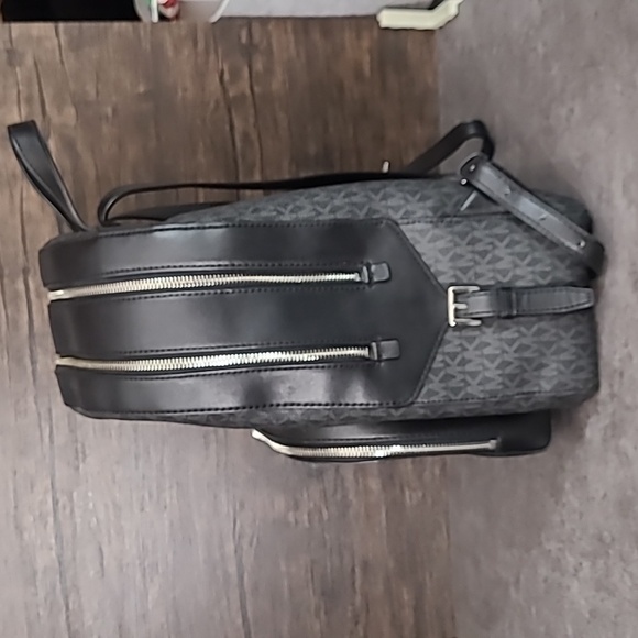 Michael Kors Grey Jaycee Large Backpack - Picture 5 of 9